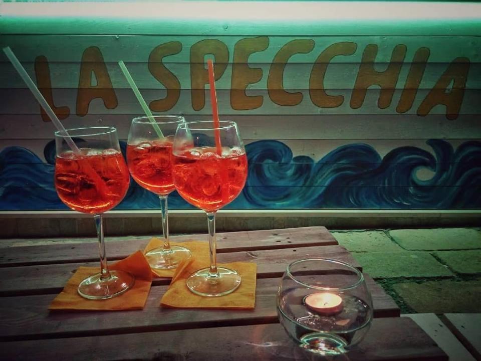 Отель Sosta Camper La Specchia Сан-Пьетро-ин-Беванья Экстерьер фото